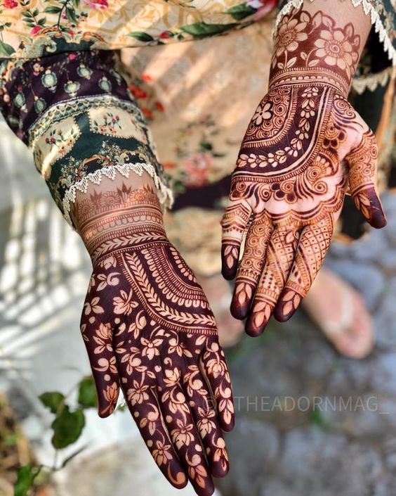 Bold Strokes and Shapes Mehndi Design