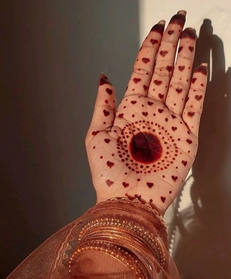 Cute Arabic Design with Tiny Hearts