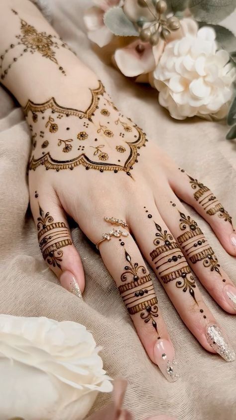Delicate Floral Mehndi Design