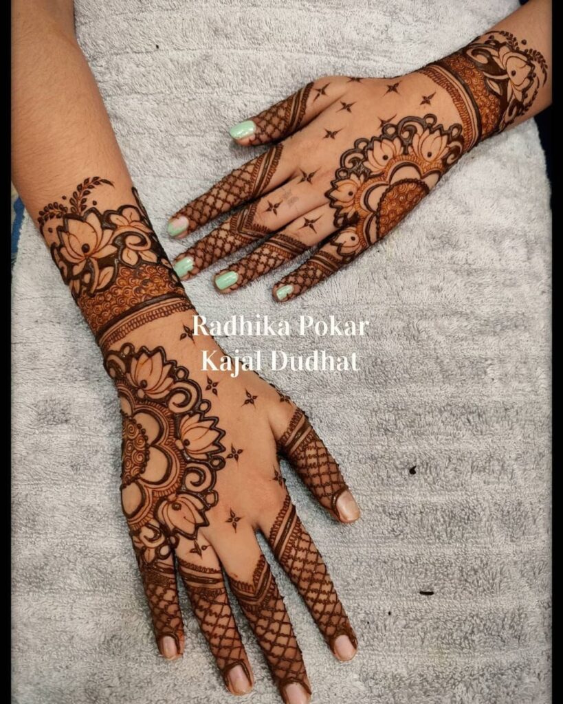 Half-Moon Arabic Mehendi Design