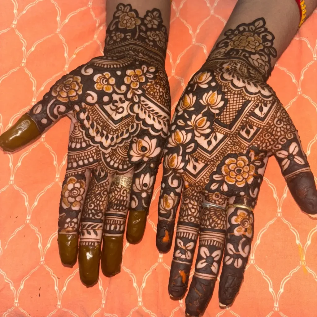 60+ Royal Front Hand Mehndi Designs | Instagram Finger, & More 24 Instagram Royal Front Hand Mehndi Design Simple