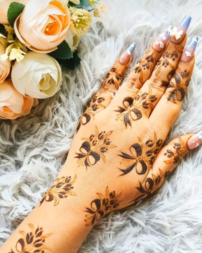 Modern Arabic Bouquet Mehendi Design