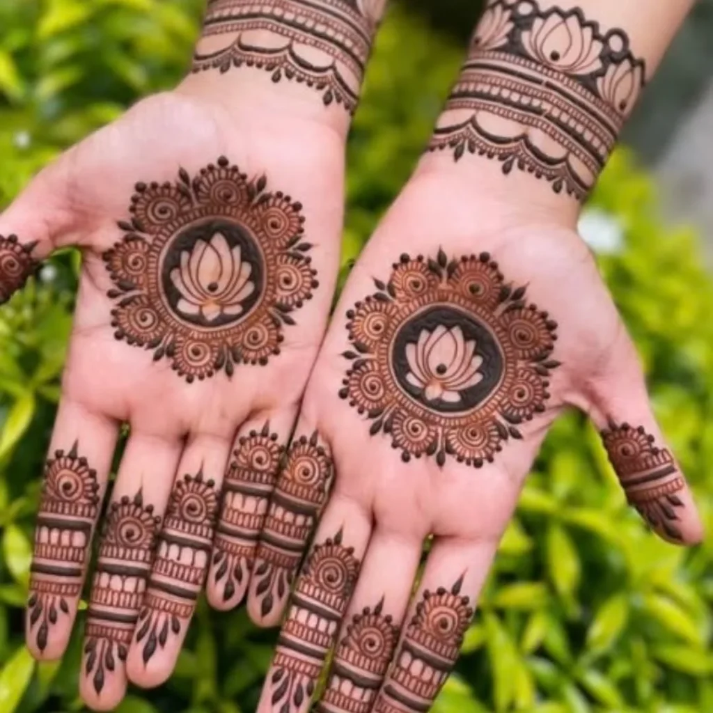 60+ Royal Front Hand Mehndi Designs | Instagram Finger, & More 18 Royal Front Hand Mehndi Design For Girl