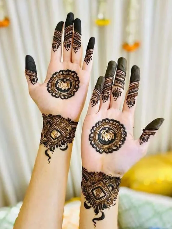 60+ Royal Front Hand Mehndi Designs | Instagram Finger, & More 49 Royal Front Hand Mehndi Designs