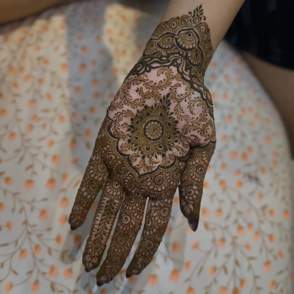 60+ Royal Front Hand Mehndi Designs | Instagram Finger, & More 44 Simple Instagram Stylish Royal Front Hand Mehndi Design