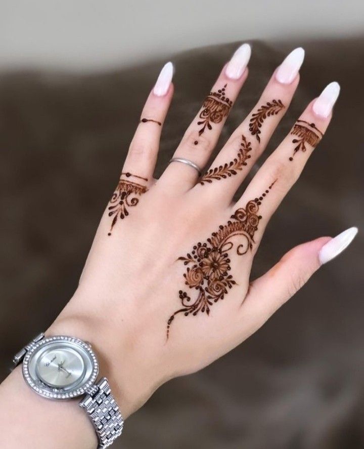 Simple Trellis Design for Arabic Mehndi