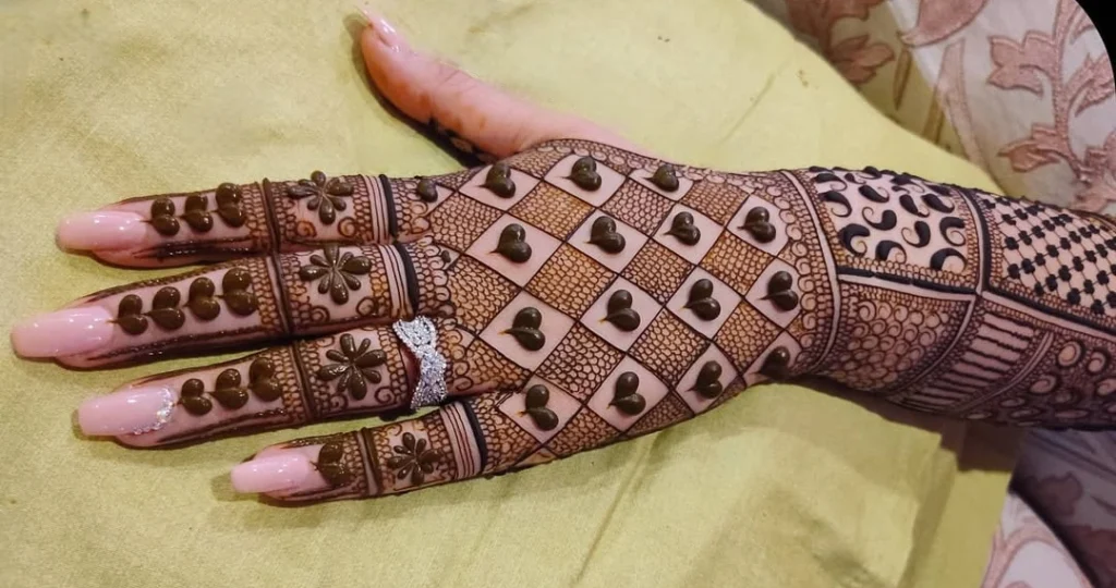 Small Heart-Shaped Mehndi Design