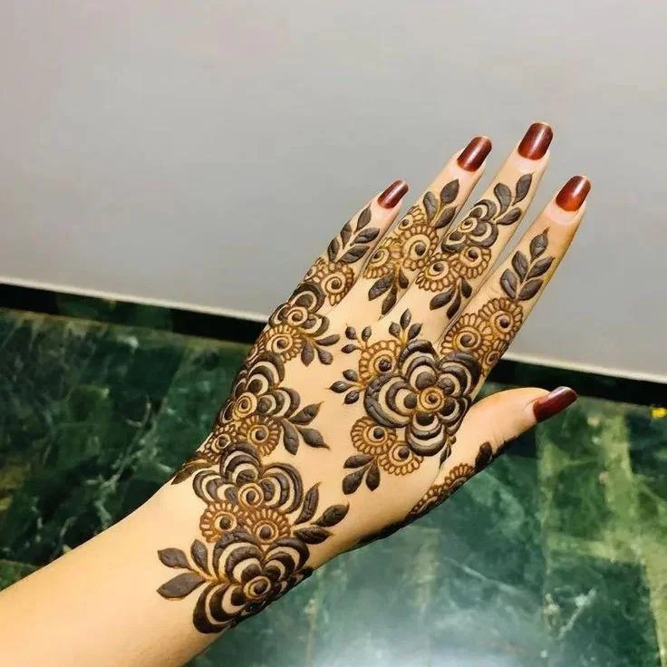 Unique Mehndi Easy Modern Back Hand Mehndi Design