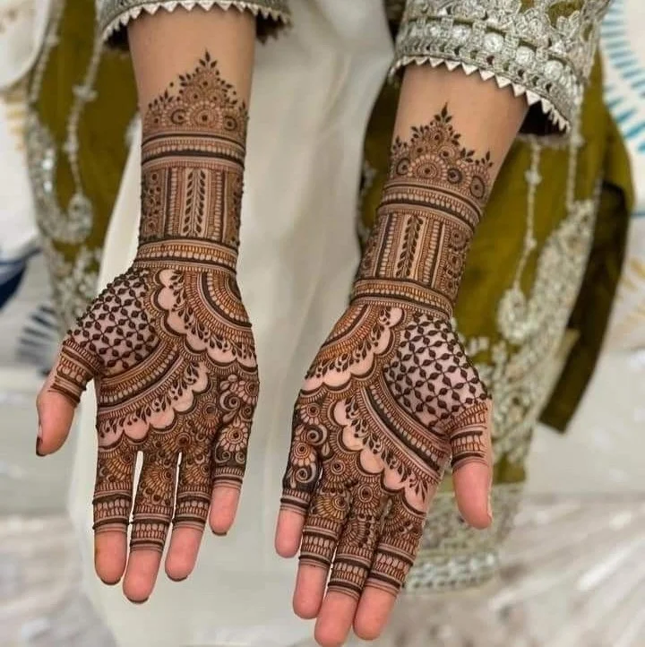Arabic Mehndi Design Simple Front Hand