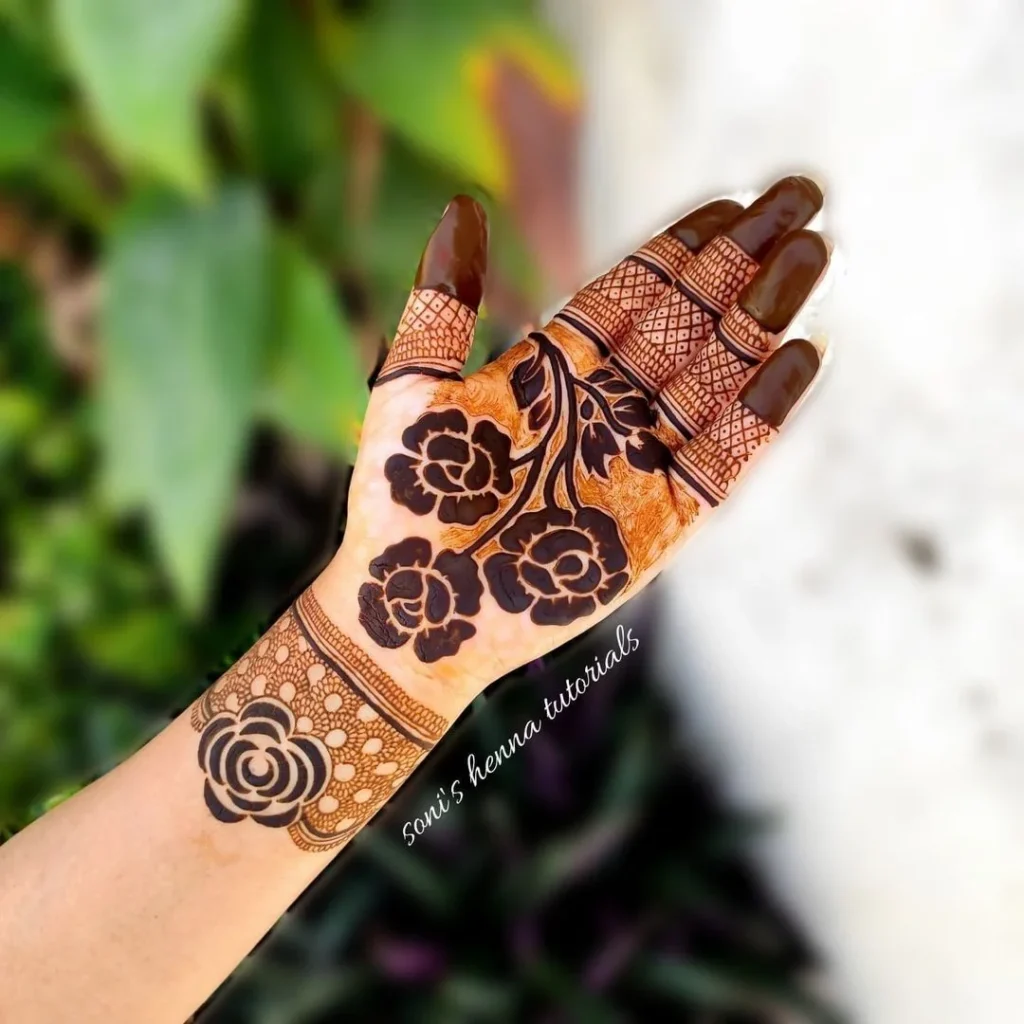 Front Simple Mehndi Design