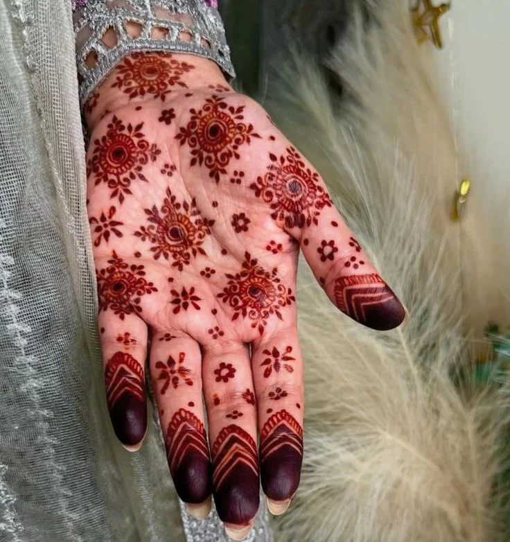 Mehndi Designs For Girls Front Hand