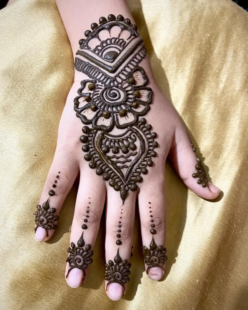 Top 80+ Simple Mehndi Designs for Kids, Babies, & Toddlers (2026) 64 10 Sal Ke Bacchon Ki Mehandi