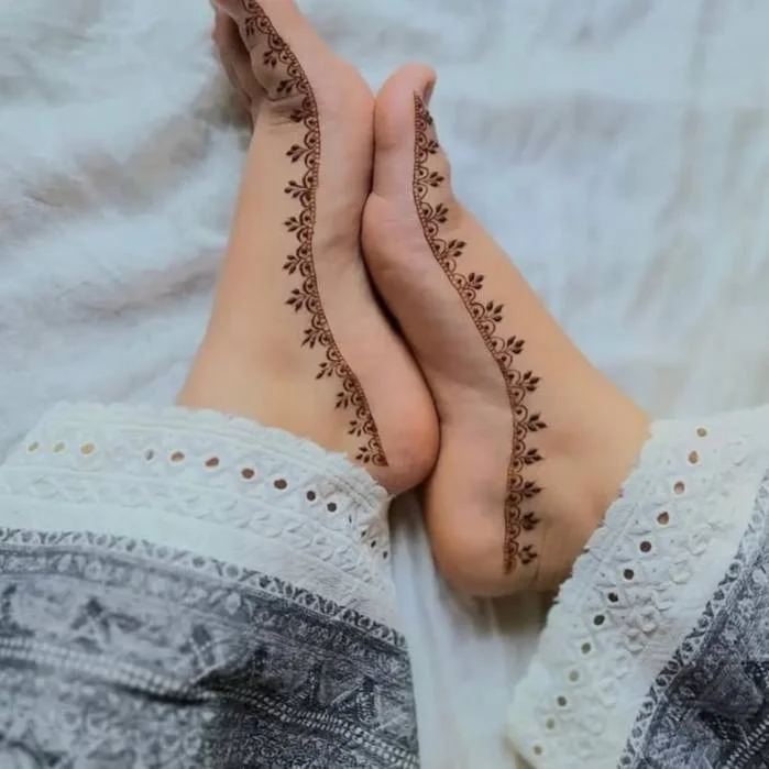 Beginner Simple Easy Foot Mehndi Design