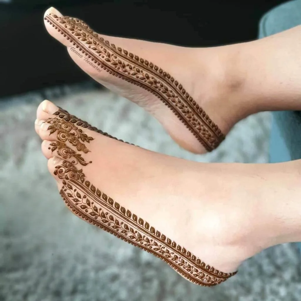 Easy Foot Border Mehndi Design