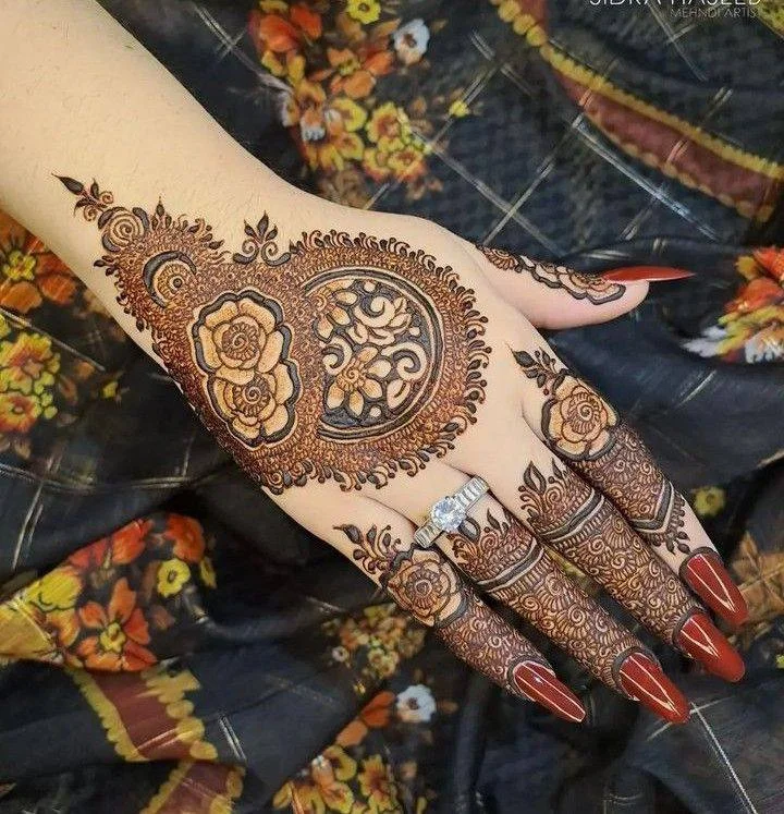 Heavy Bridal Mehndi Design