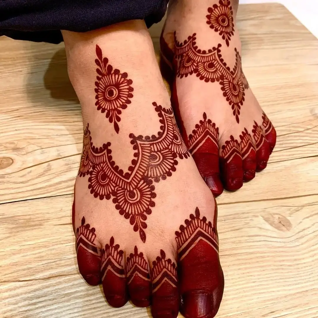 Pakistani Foot Mehndi Design