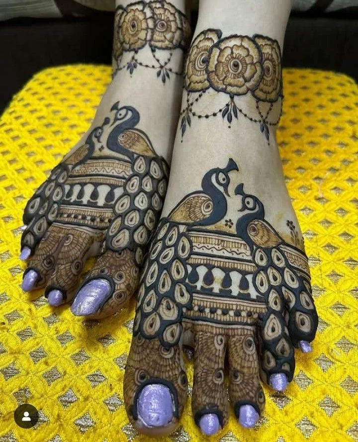 Peacock Feather Mehendi Designs for Feet