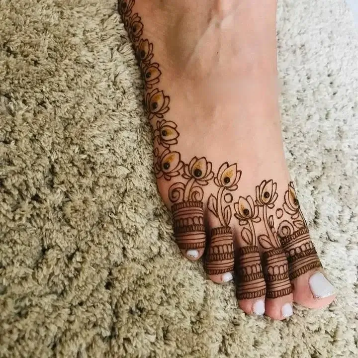 Pero Ki Mehndi Design Simple