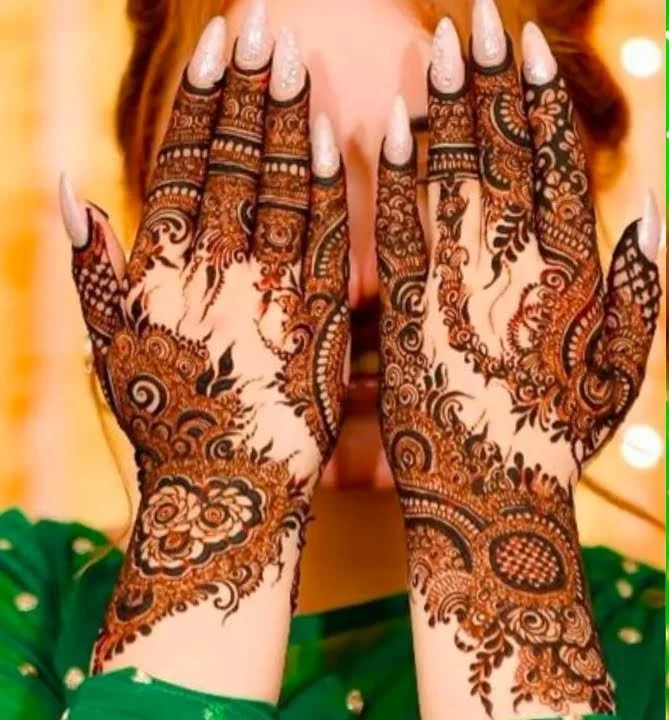 Rabeeca Khan Mehndi Design