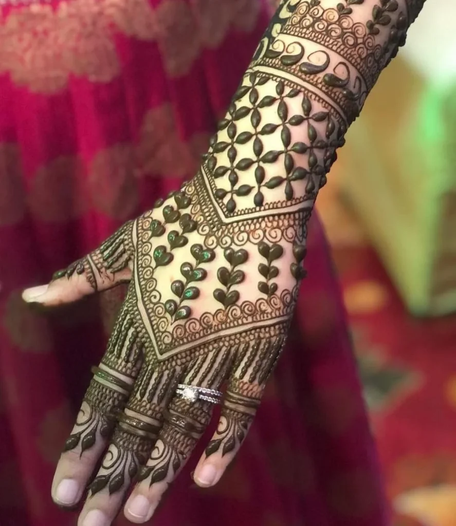 Stylish Bridal Mehndi Design