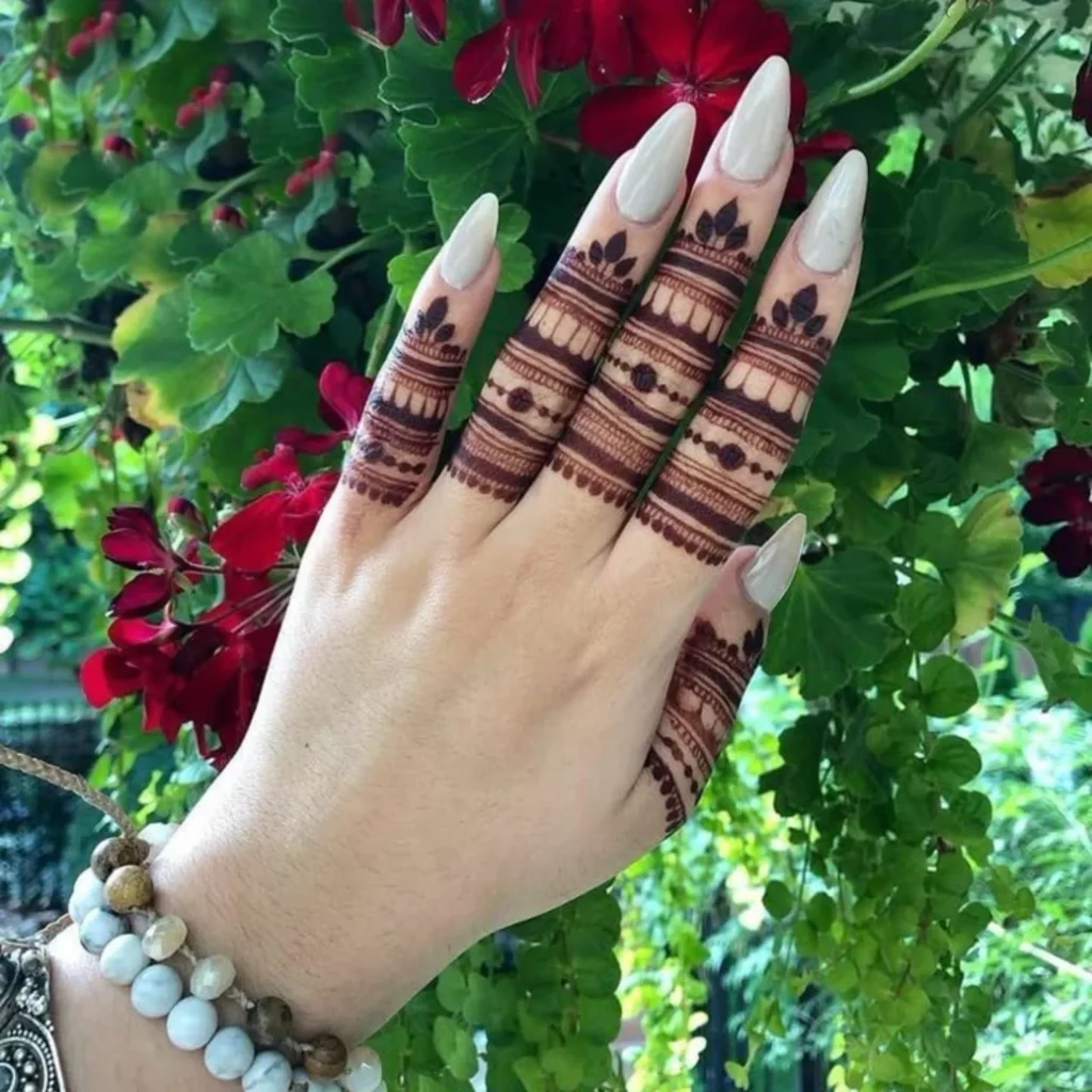 Try This Finger Mehndi Style