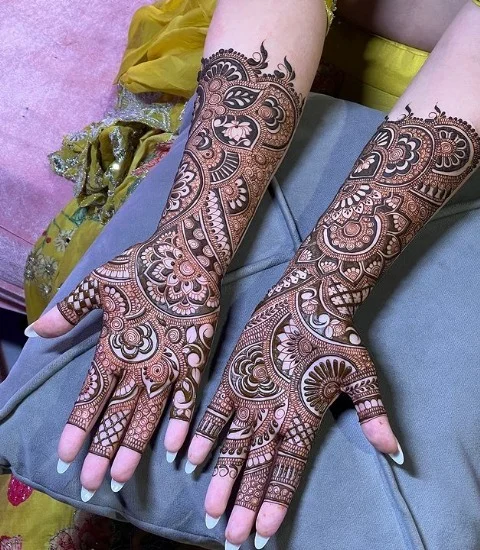 Royal Instagram Bridal Mehndi Designs