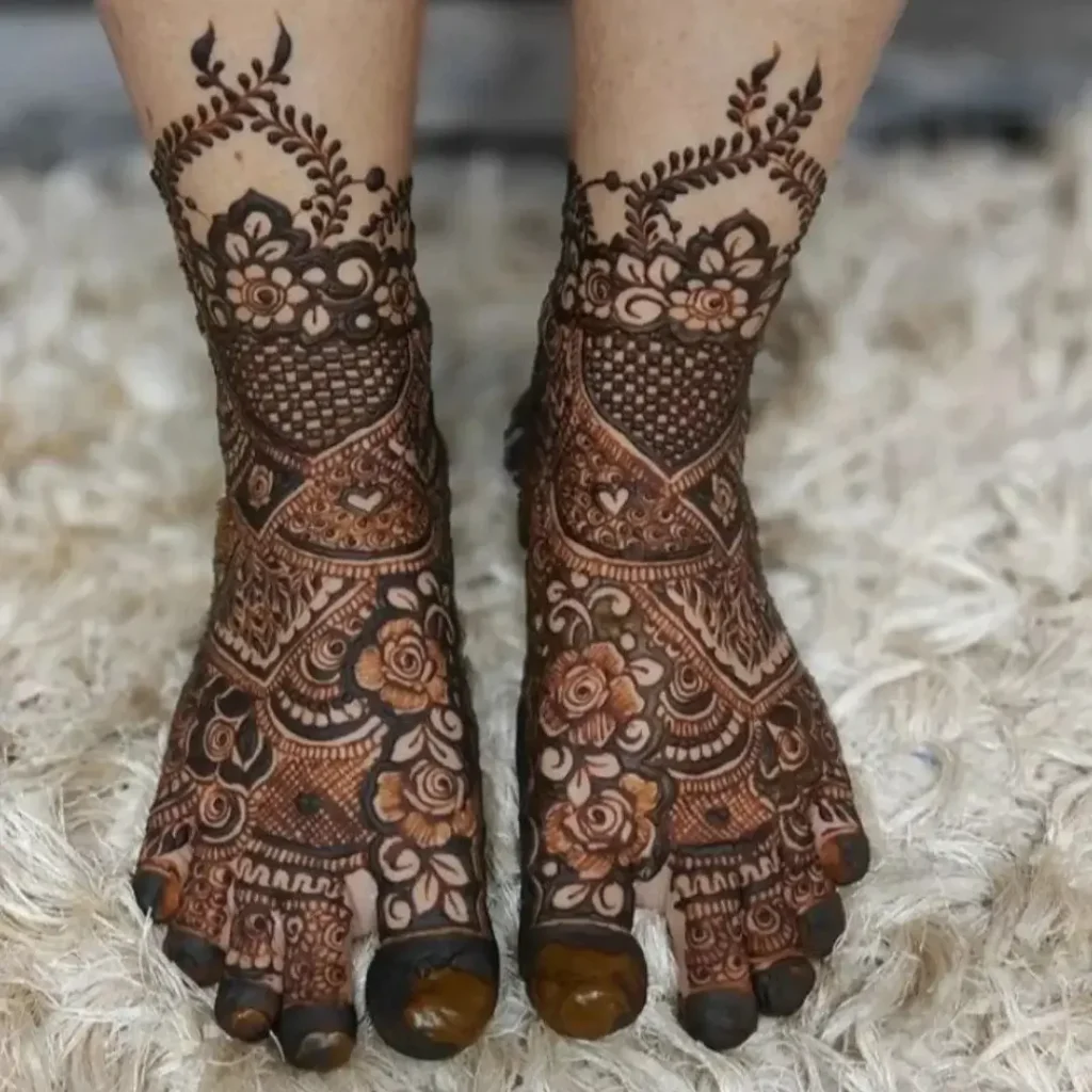 दुल्हन के पैरों की मेहंदी डिजाइन