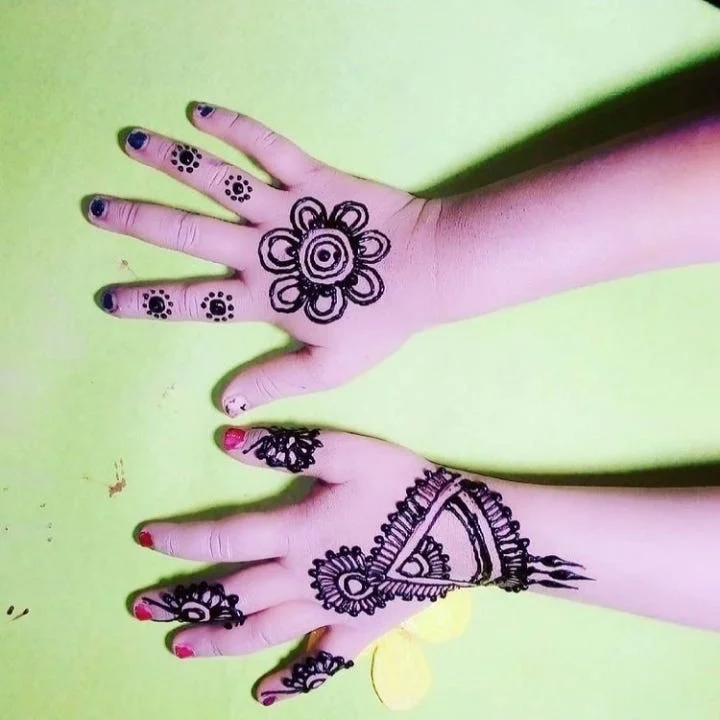 Top 80+ Simple Mehndi Designs for Kids, Babies, & Toddlers (2026) 42 बच्चों के लिए मेहंदी डिजाइन