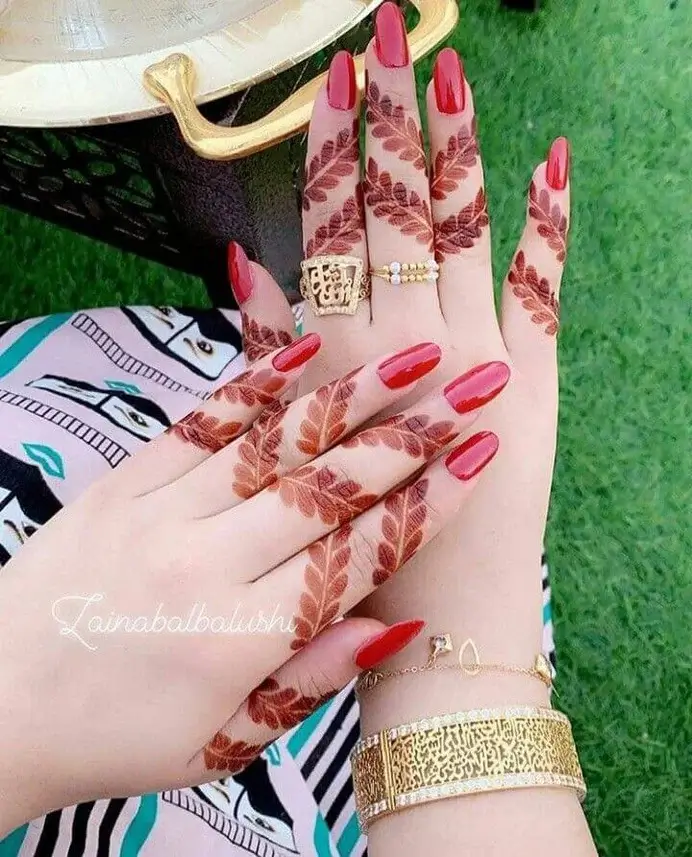 Beautiful Leaves on the Pinky Finger Diwali Mehndi Design