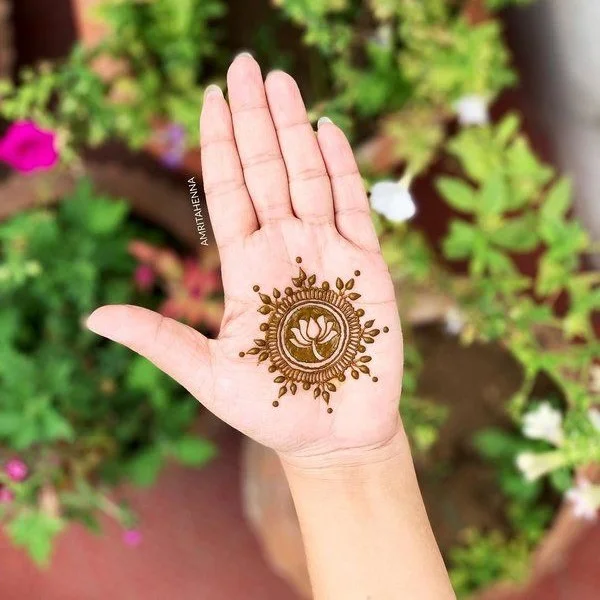Single Lotus Mehndi Design