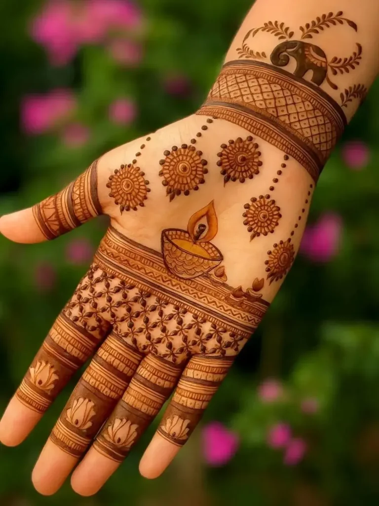 Stylish Diya Mehndi Design