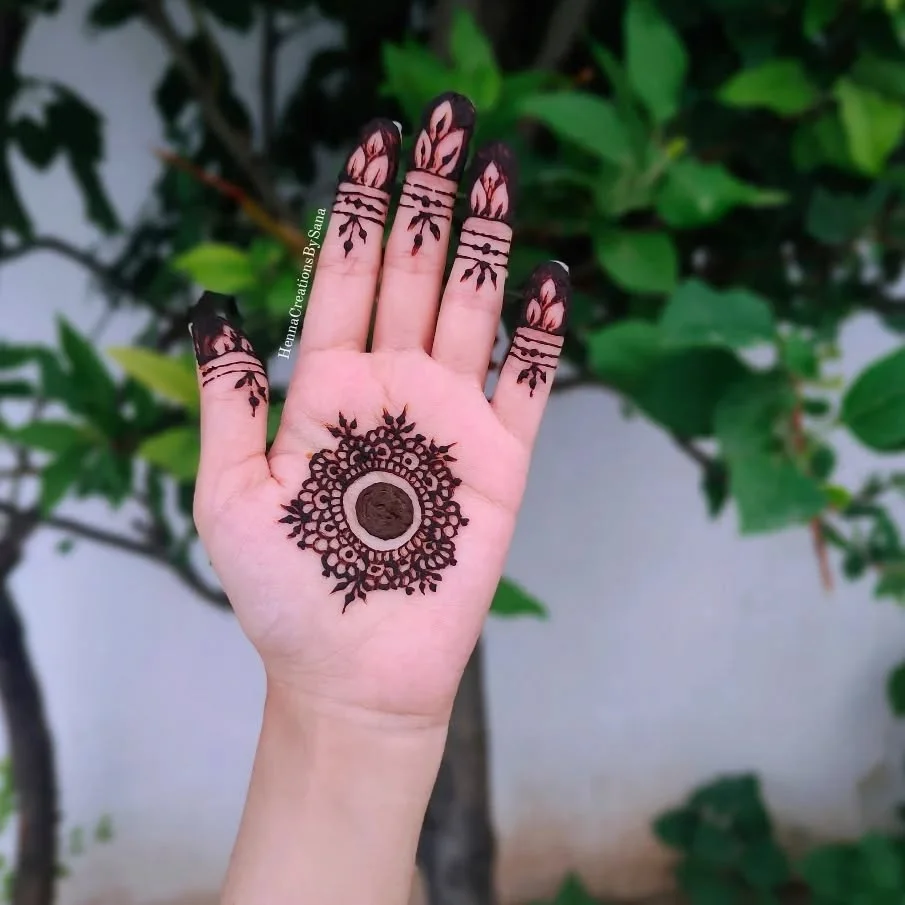 Circle Palm Mandala Mehndi Design
