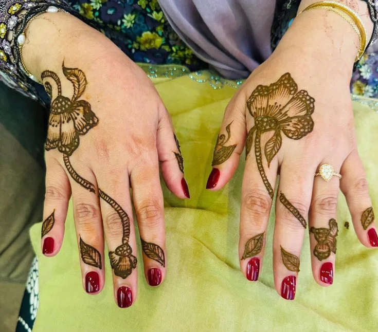 new mehndi design photo simple