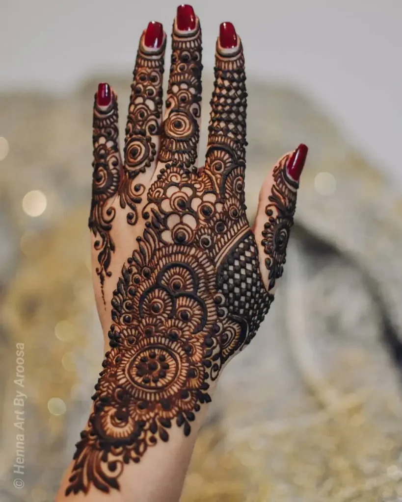 60+ Modern Mehndi Designs for Karwa Chauth (2026) 20 Checkered Mehndi Designs for Karwa Chauth