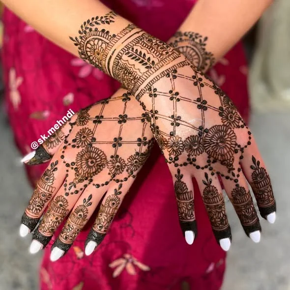 Criss-Cross Craze Mehendi Design