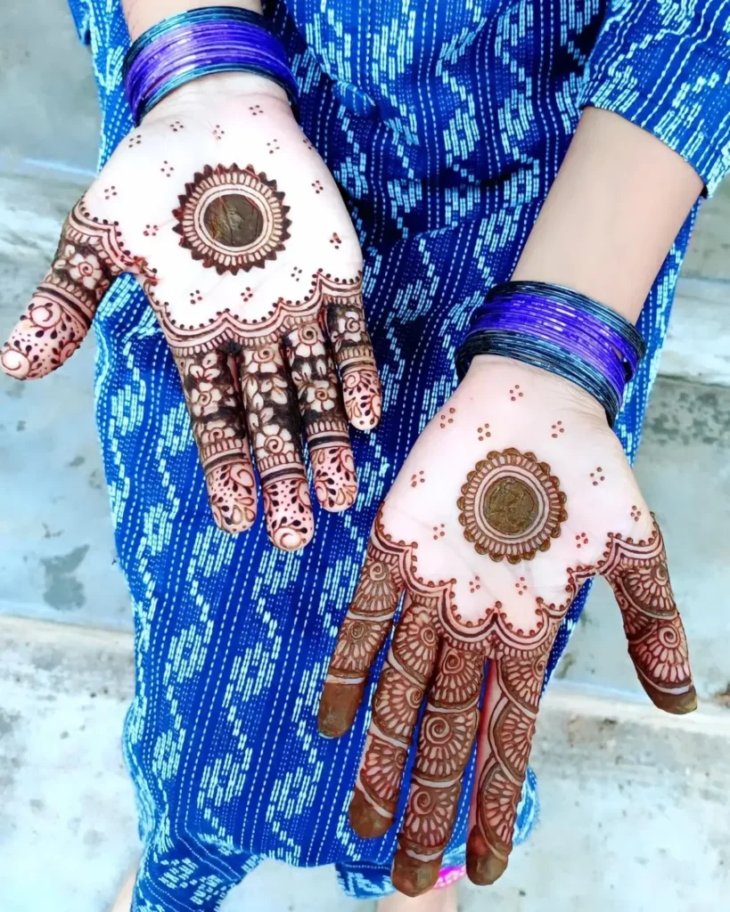 Eye-Catching Look Mehandi Design