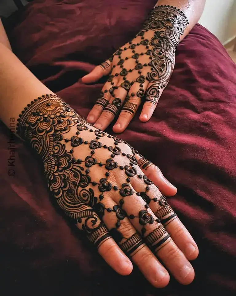 60+ Modern Mehndi Designs for Karwa Chauth (2026) 26 Jaal Pattern Mehndi Design for Karwa Chauth