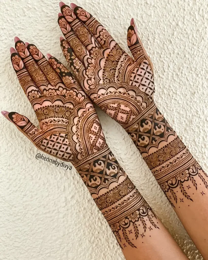 60+ Modern Mehndi Designs for Karwa Chauth (2026) 45 Mehndi Design for Karwa Chauth With Bands