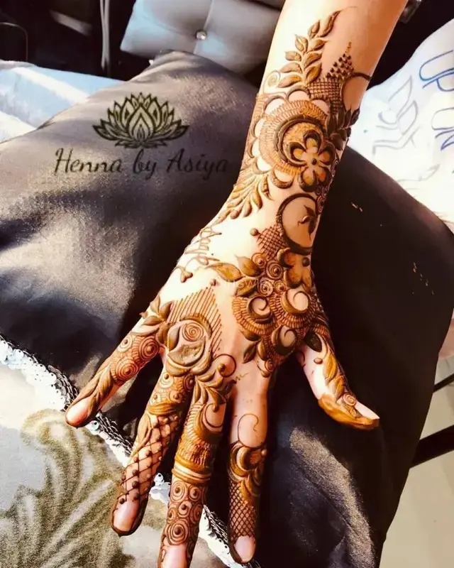 50+ Khafif Mehndi Designs – Simple & Stylish Design Try in 2026 3 Khafif Mehendi Design