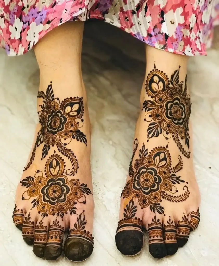 50+ Khafif Mehndi Designs – Simple & Stylish Design Try in 2026 48 Khafif Mehndi Designs for Legs