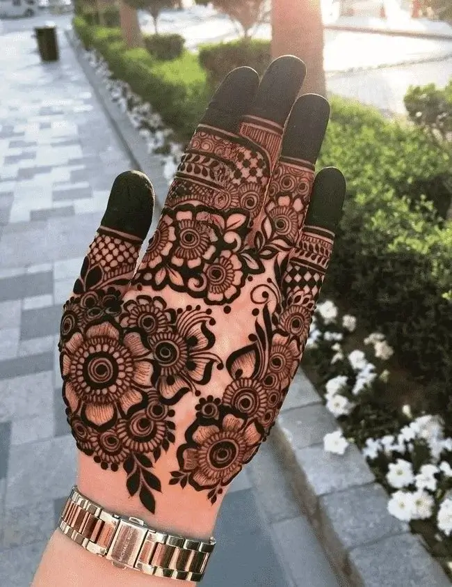 50+ Khafif Mehndi Designs – Simple & Stylish Design Try in 2026 19 Khafif Mehndi Designs for the Front Hand