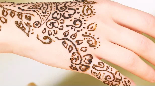 50+ Best Groom Mehndi Design for Boys and Men in 2026 47 Minimal Dot Trail Groom Mehandi Design