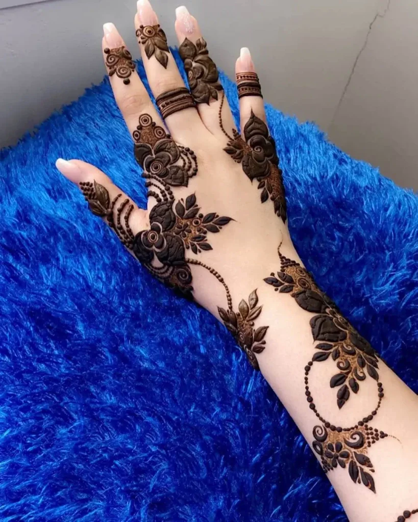 50+ Khafif Mehndi Designs – Simple & Stylish Design Try in 2026 38 Regal Khafif Mehndi Design for Eid