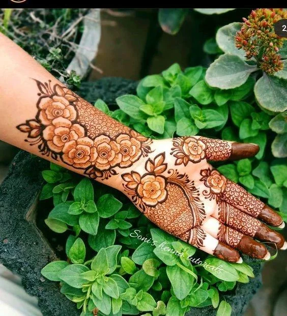 50+ Khafif Mehndi Designs – Simple & Stylish Design Try in 2026 45 Rose Vine Khafif Mehandi Design