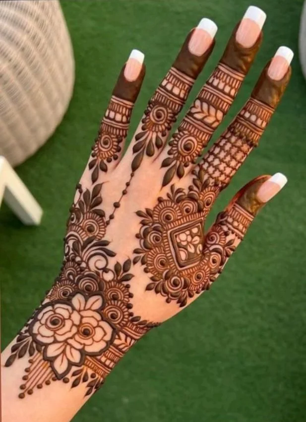 50+ Khafif Mehndi Designs – Simple & Stylish Design Try in 2026 24 Stylish Khafif Mehndi Designs