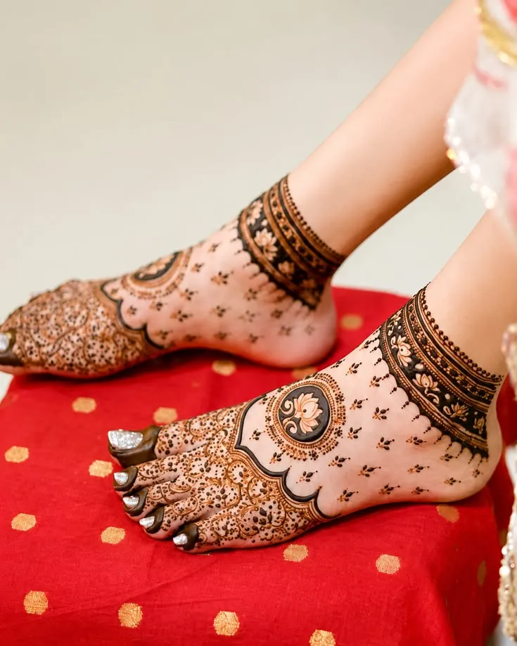 40+ Foot and Leg Mehndi Designs: Easy, Simple & Bridal Look for 2026 40 anklet and payal mehndi designs