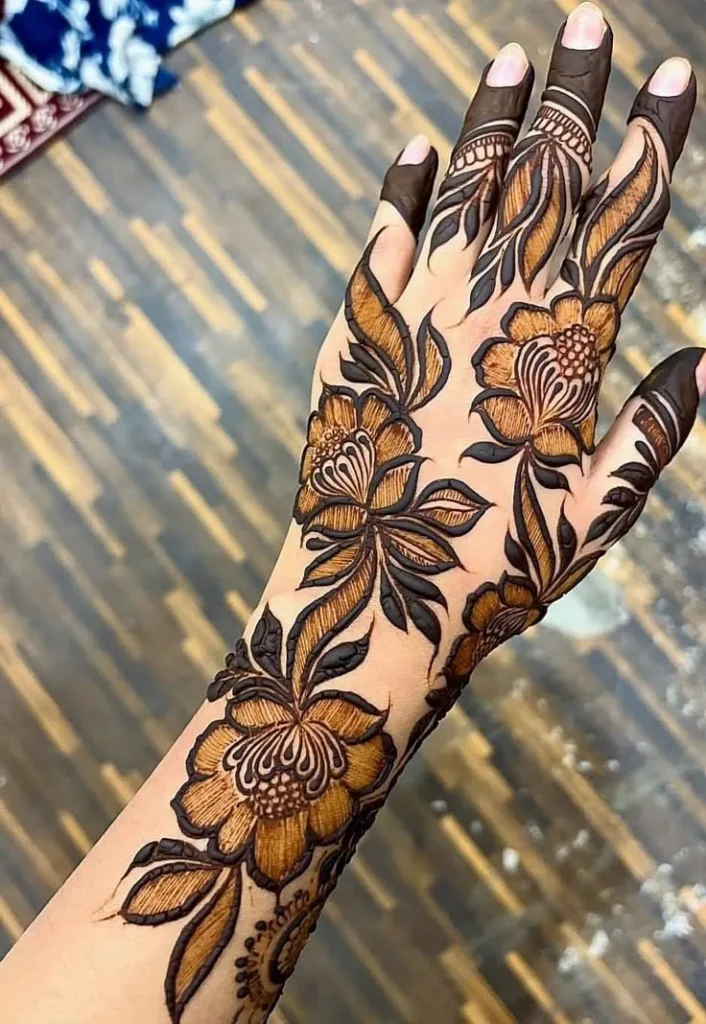 bold thick-line floral arabic mehndi designs