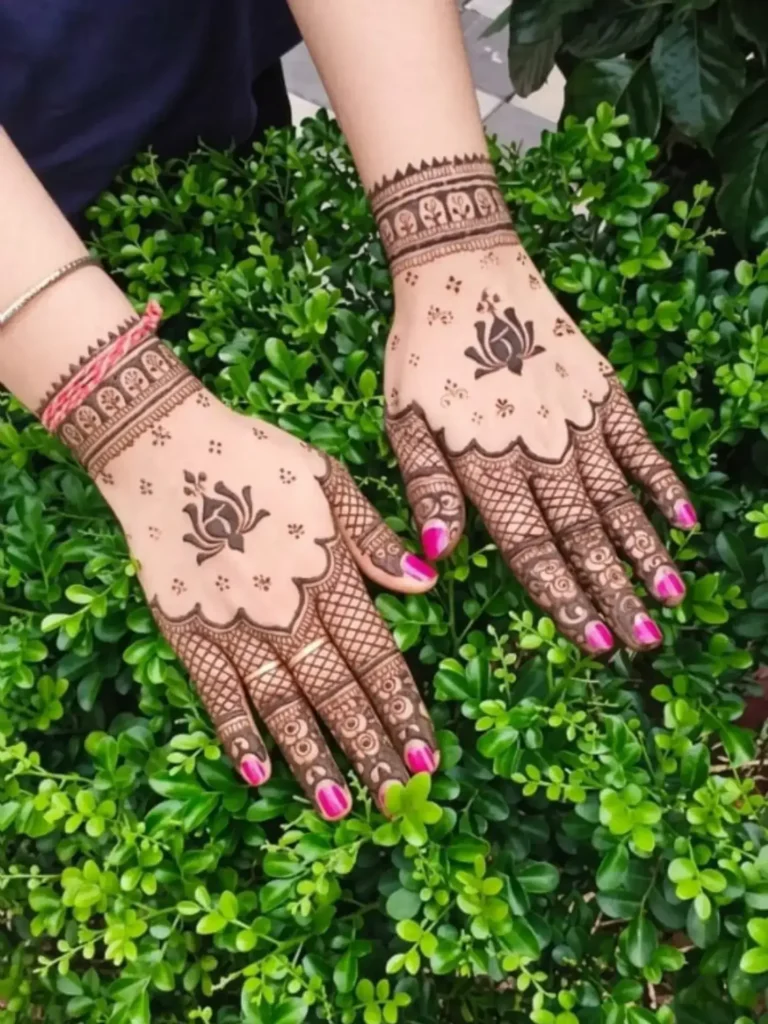 60+ Stylish Back Hand Mehndi Designs You Must Try in 2026! 19 classic haath phool back hand mehndi design
