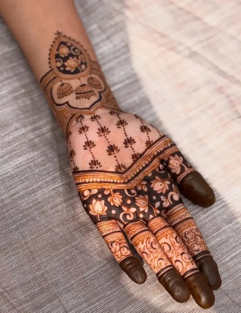 diagonal floral bel for the right arabic mehndi design