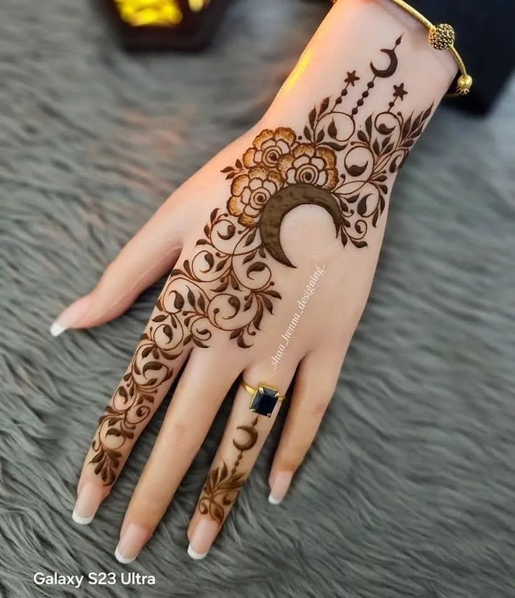 eid crescent and floral arabic mehndi designs